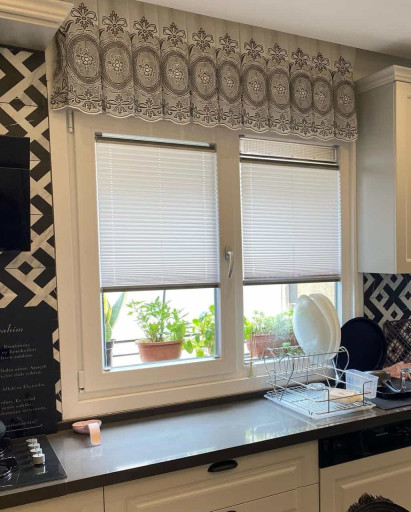 Cam Balkon ve Plise Perde Cam Balkon ve Plise Perde